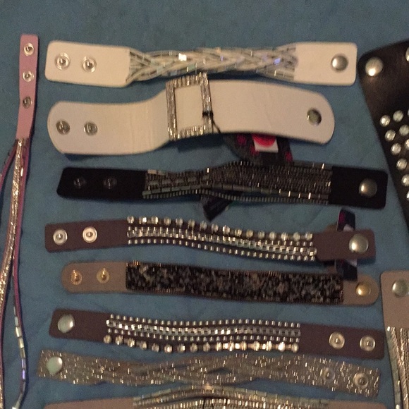 Jewelry - Picture 3 of 3